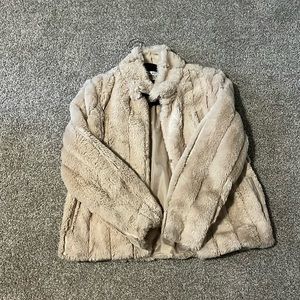 Cropped faux fur jacket
